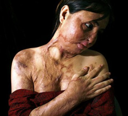 http://image.examiner.com/images/blog/wysiwyg/image/qamargul_afghan_woman.jpg